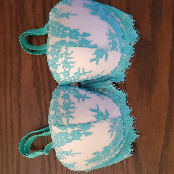 VS non pushup bra - Picture 5 of 5
